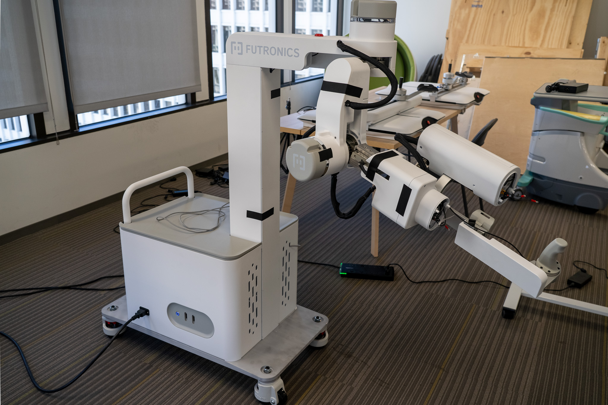 powerarm_exoskeleton